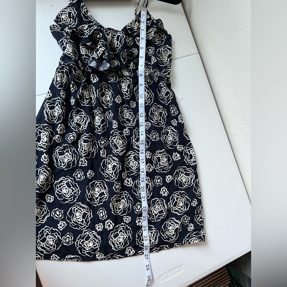 Everly Floral Dress - Picture 8 of 9